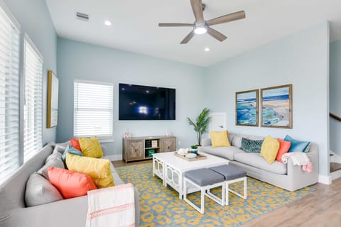 Steps to Coast: Gorgeous Beach House in Galveston House in Hitchcock