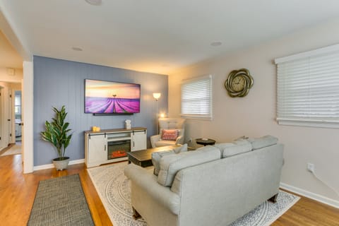 Pet-Friendly Berryville Home: Walk to Main Street! House in Berryville