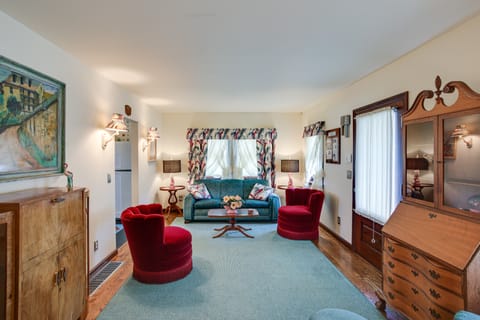 Retro-Style Home in Ruston: Walkable Location! House in Tacoma