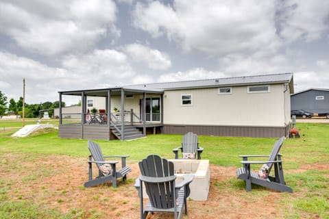 Kingston Home w/ On-Site Boat Parking 2 Mi to Lake House in Lake Texoma