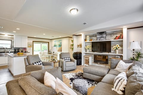 Kingston Home w/ On-Site Boat Parking 2 Mi to Lake House in Lake Texoma