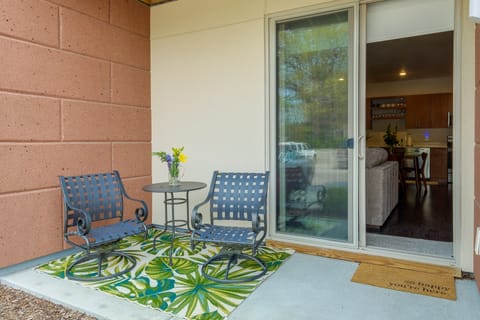 Traverse City Vacation Rental: 1 Mi to Beach! Apartment in Traverse City