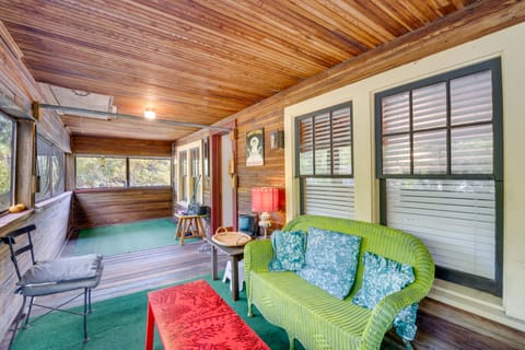 Spacious Home w/ Florida Room ~ 1 Mi to Lake Dora! House in Mount Dora