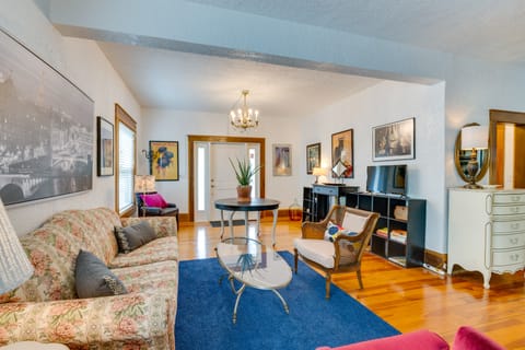 Spacious Home w/ Florida Room ~ 1 Mi to Lake Dora! House in Mount Dora