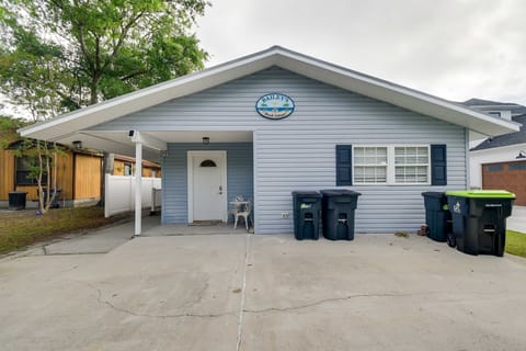 Walk to Atlantic Beach: Family Gem w/ Fenced Yard House in Atlantic Beach