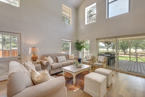 Gorgeous Palo Pinto Home w/ Private Hot Tub! House in Texas