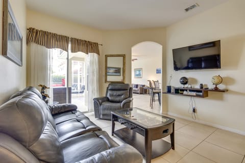 Lanai & Pool: Spacious Villa Near Disney! Villa in Four Corners