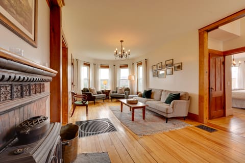 17-Acre Vermont Escape w/ Panoramic Mountain Views House in Cavendish