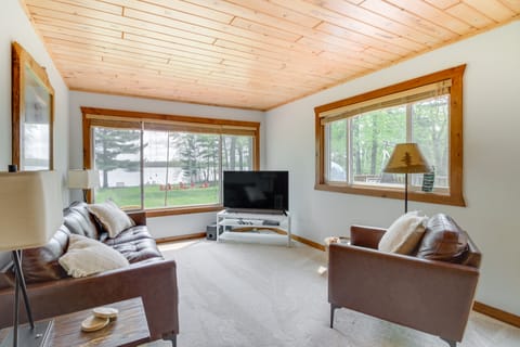 Minnesota Cabin w/ Deck & Private Beach House in Minnesota