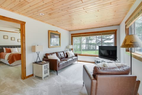 Minnesota Cabin w/ Deck & Private Beach House in Minnesota