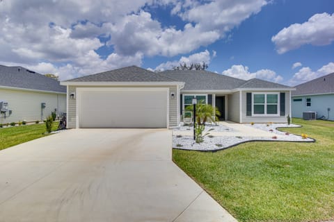 Pool Access: Sleek Home in The Villages w/ Lanai House in Wildwood