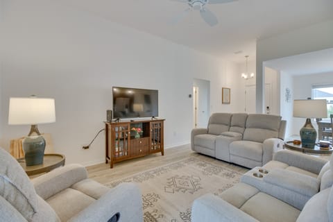 Pool Access: Sleek Home in The Villages w/ Lanai House in Wildwood