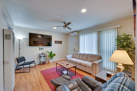 San Diego Gem: Walk to Bay, Beaches & Boardwalk Apartment in Pacific Beach