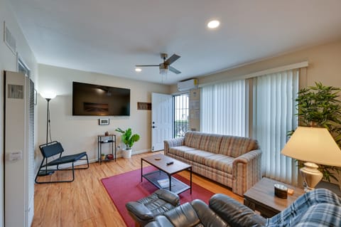 San Diego Gem: Walk to Bay, Beaches & Boardwalk Apartment in Pacific Beach