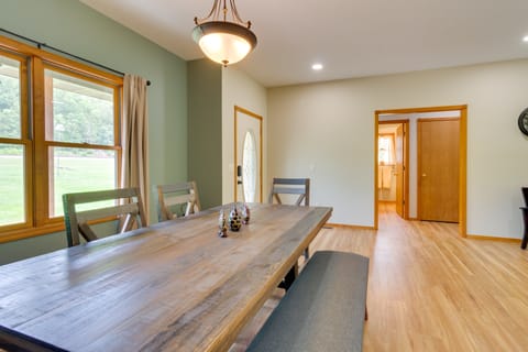 Waterfront Getaway w/ Patio on the White River! House in Arkansas