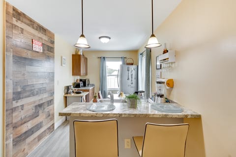 25 Mi to Disney: Home w/ Shared Pool in Orlando House in Orlando