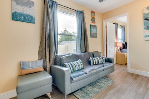 25 Mi to Disney: Home w/ Shared Pool in Orlando House in Orlando