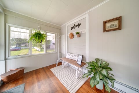 Historical Magnesia Springs Home, Near Kayaking! House in Lake Erie