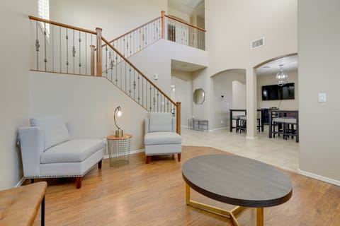 Pool, Fire Pit: Luxe Family Home in Goodyear House in Goodyear