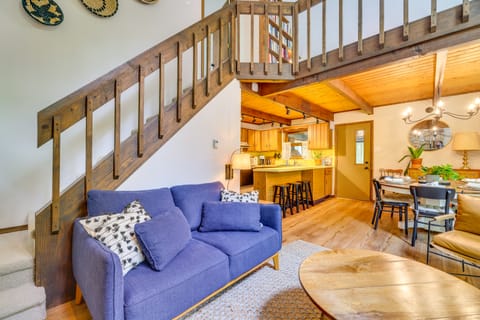 Traditional Blakeslee Chalet: Deck & Lake Access! House in Kidder Township