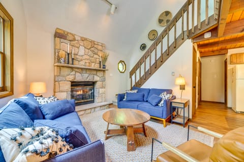 Traditional Blakeslee Chalet: Deck & Lake Access! House in Kidder Township