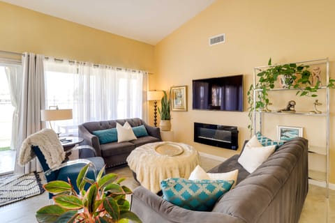 2 Mi to Indian Wells: Palm Desert Home w/ Fire Pit House in Indian Wells