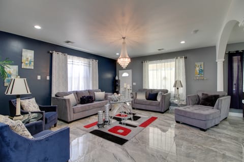 3 Mi to Rio Grande: Albuquerque Home w/ Balcony House in Rio Rancho