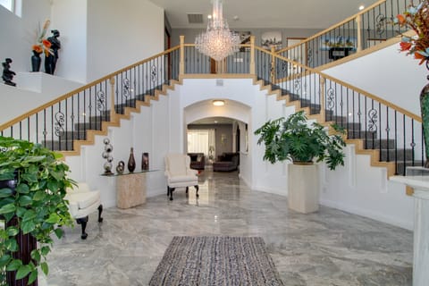 3 Mi to Rio Grande: Albuquerque Home w/ Balcony House in Rio Rancho