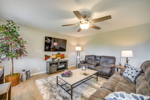 Lake Guntersville Vacation Rental w/ Fire Pit House in Alabama