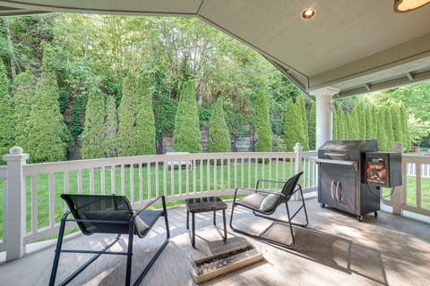 2 Mi to Lake Sammamish State Park! Modern Duplex House in Issaquah