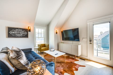 14 Mi to Dtwn Denver: Sleek Westminster Home Apartment in Westminster