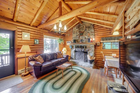 Waterfront Newport Vacation Rental on Sacheen Lake House in Washington