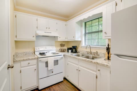 Mississippi Vacation Rental < 1 Mi to Ole Miss House in Oxford