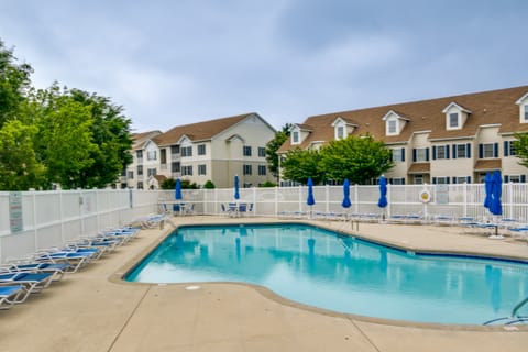 Condo w/ Pool Access ~ 2 Mi to Rehoboth Beach! Apartment in Rehoboth Beach