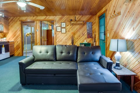 2 Mi to Green Bank Observatory! Mtn-View Cabin House in Shenandoah Valley