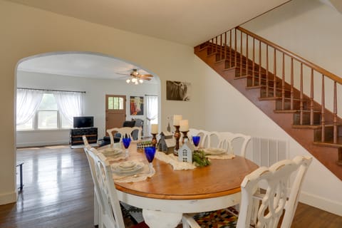 Pet-Friendly Home: Patio & Yard in Sheldon House in Ozark Mountains