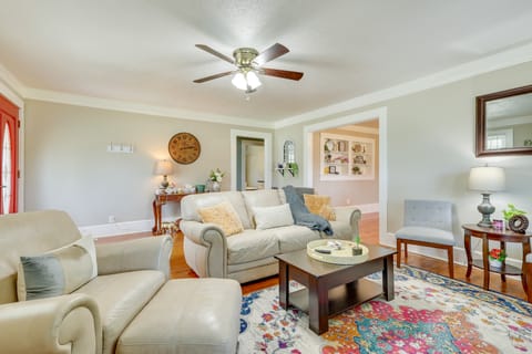 Historic Arab Home: 12 Mi to Guntersville Lake! House in Alabama