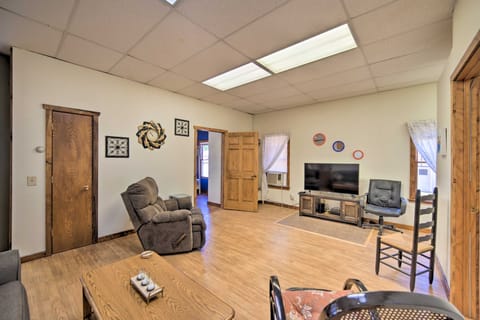 2 Mi to Ice Caves: Pet-Friendly Eben Junction Apt Apartment in Wisconsin