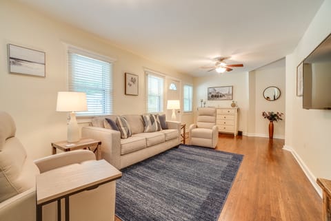 Quiet Old Hickory Home Rental w/ Deck House in Madison