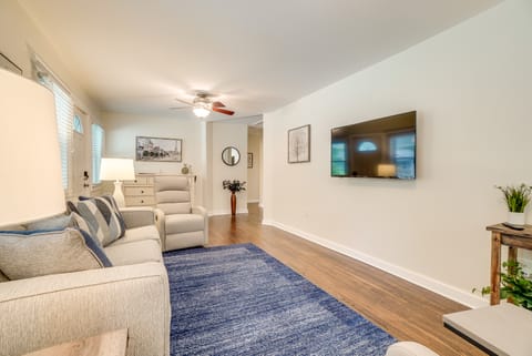 Quiet Old Hickory Home Rental w/ Deck House in Madison