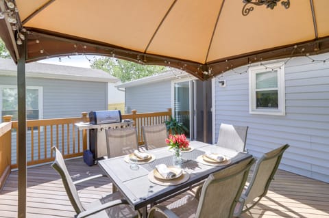 Three Oaks Home w/ Guest House - 8 Mi to Beach! House in Three Oaks