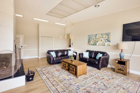 Mountain View + Fire Pit: Modern Copperhill Home House in Tennessee