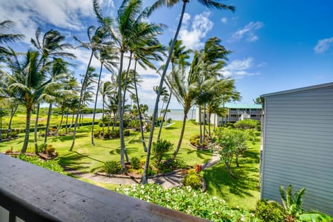 Molokai Island Retreat w/ Ocean View & Pool! Apartment in Molokai