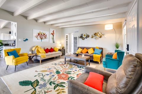 Charming Home w/ Hot Tub ~ 5 Mi to Joshua Tree! House in Joshua Tree