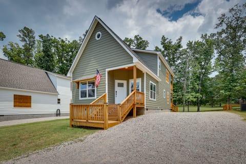 Counce Vacation Rental w/ Private Deck: Near Golf! House in Pickwick Lake