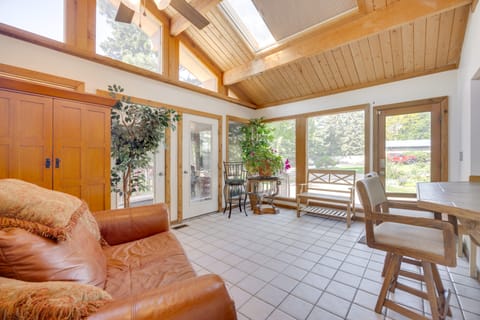 3 Mi to Garden of the Gods: Quiet Home w/ Hot Tub! House in Colorado Springs