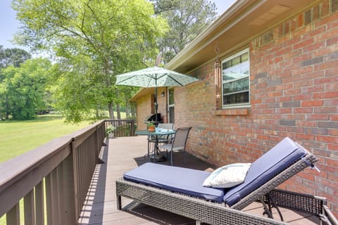 Cozy Georgia Getaway w/ Deck, Grill & Fire Pit! House in Cartersville