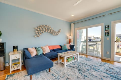 Carolina Beach Lakefront House: Walk to Beach! House in Carolina Beach