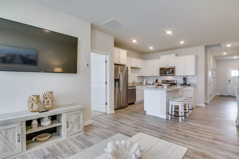 Shuttle to Beach: Millville By the Sea Retreat Apartment in Sussex County