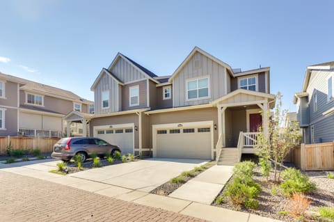 9 Mi to Airport: Commerce City Townhome w/ Deck Apartment in Commerce City